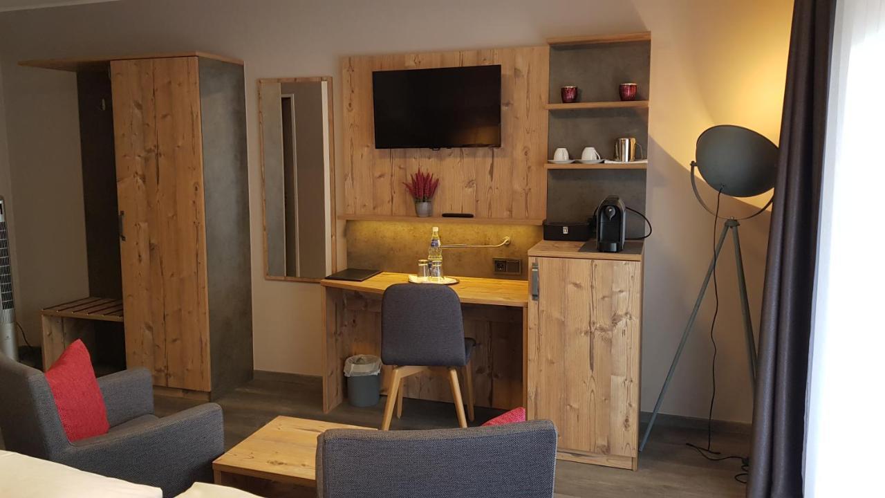 Hotel-Restaurant Zur Linde Altenmedingen ภายนอก รูปภาพ