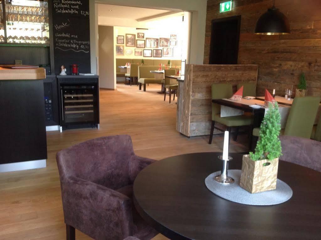 Hotel-Restaurant Zur Linde Altenmedingen ภายนอก รูปภาพ