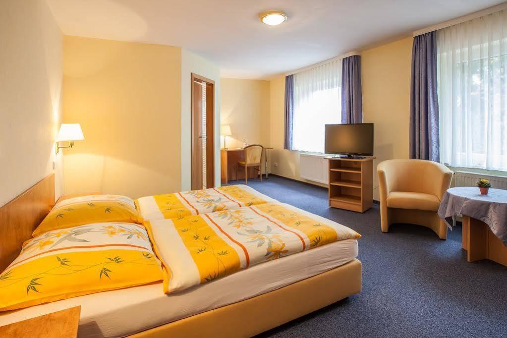 Hotel-Restaurant Zur Linde Altenmedingen ภายนอก รูปภาพ